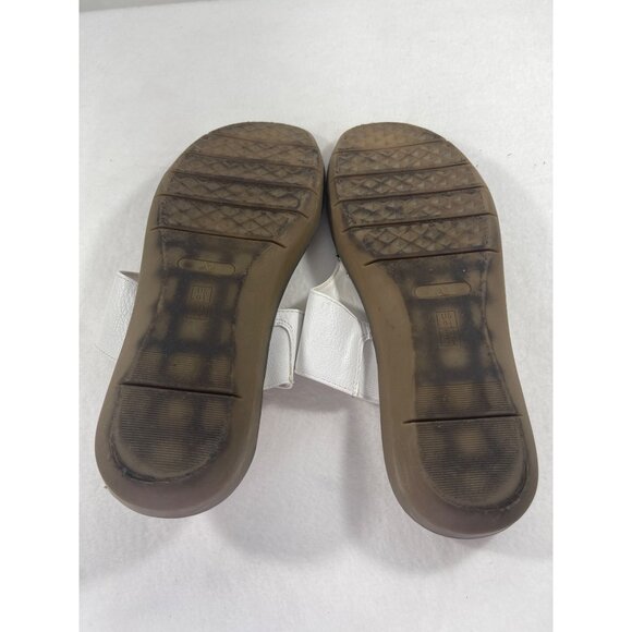 Aerosoles A2 Size 9.5M White Faux Leather T Strap Sandal - Picture 9 of 16